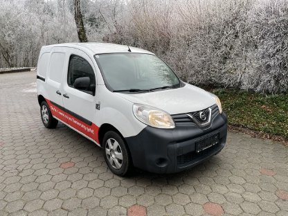 Lieferwagen Nissan NV250