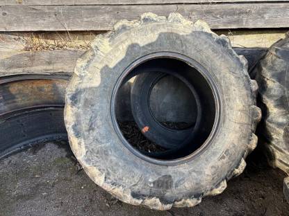 Bild 3:Traktorreifen 580/70 R 38 Michelin Omnibib