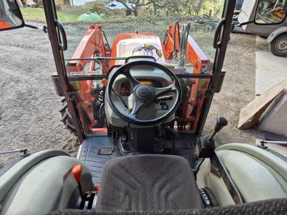 Bild 2:Kubota L4240 mit Original Frontlader