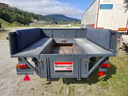 Bild 4:DE-Bundeswehranhänger