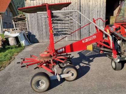 Bild 2:Stoll Schwader R 420 DS