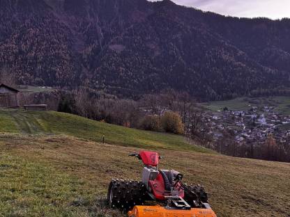 Diverse Arbeiten am Steilhang mit Ibex G2