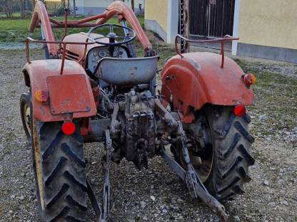 Bild 4:Steyr Typ 188 mit Frontlader