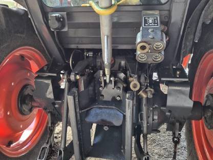 Bild 3:Kubota L4240 mit Original Frontlader