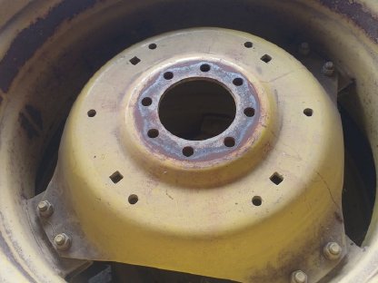 Bild 3:Reifensatz für John Deere Traktor mit Verstellfelgen