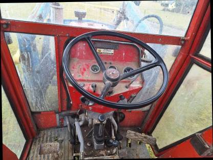 Bild 5:Massey Ferguson 235 mit Frontlader
