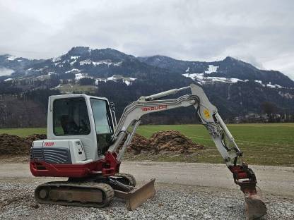 Bild 2:Takeuchi TB228 mit Powertilt, TB 228, Bagger