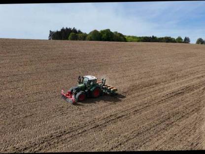 Bild 4:Lohnanbau Einzelkornsämaschine Amazone Precea