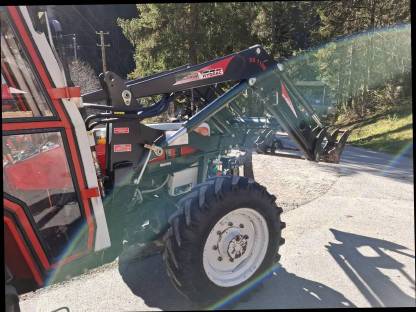 Bild 9:Steyr 8055 mit Frontlader