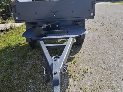 Bild 2:DE-Bundeswehranhänger