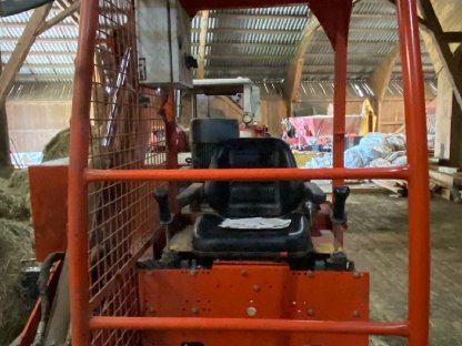 Bild 5:Auer Alleslader - Heubagger