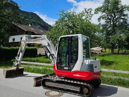 Takeuchi TB250 Powertilt, Bagger TB250