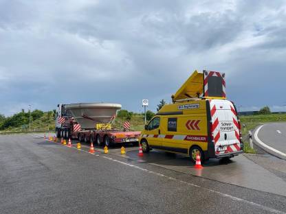 Bild 5:Zuverlässiger Schwer- & Spezialtransport europaweit