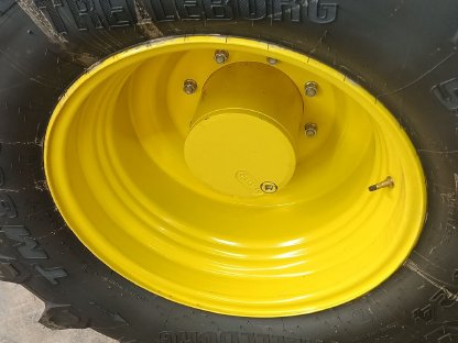 Neue Trelleborg 540/65R24