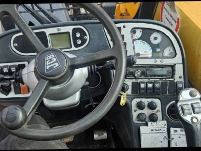 Bild 6:JCB LoadAll 541-70