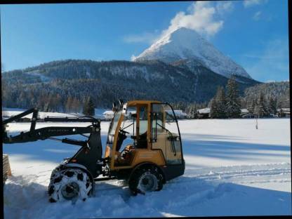 Bild 3:Hoflader Eurotrac W12 Hoftrac Radlader