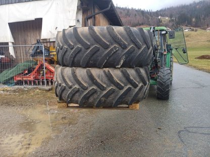 Bild 2:Reifensatz für John Deere Traktor mit Verstellfelgen