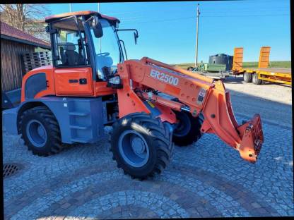 Bild 2:Teleskoplader ER2500