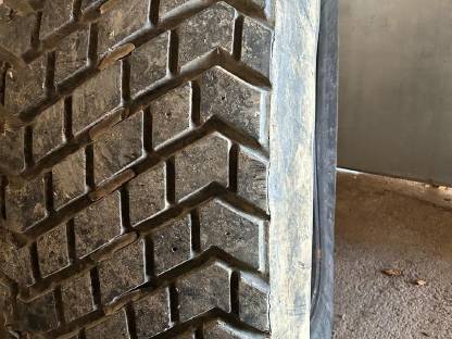 Kommunalreifen 650/65 R42 Michelin X M 108