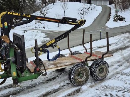 Farma T9 Holrückewagen / Forsthänger