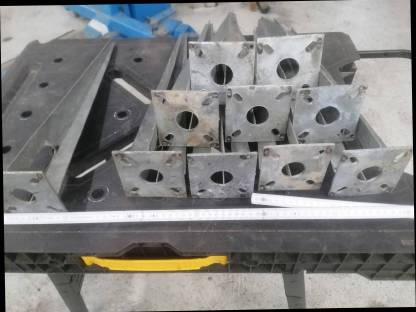 Bild 4:6 Stk. Einschlagbodenhülsen