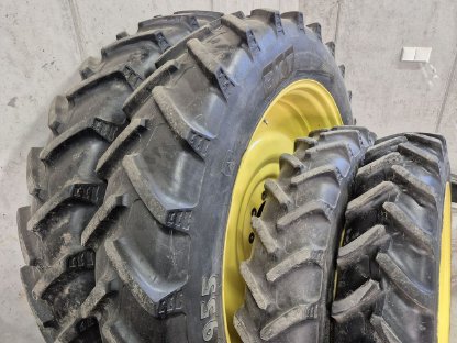 Bild 2:Pflegebereifung John Deere 6130 R