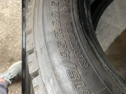 Verkaufe 3 Stk. 315/45R22.5 Bridgestone LKW-Reifen pro Stk. € 120,-