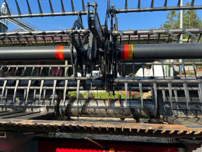 Bild 6:Schneidwerk MacDon FD60