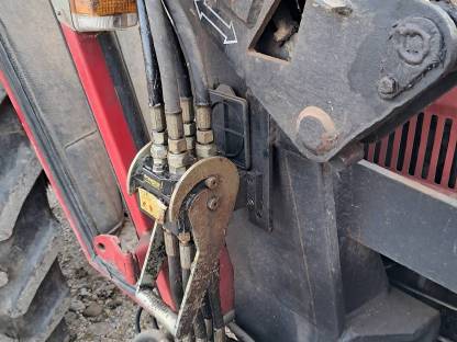 Bild 3:Steyr 768 mit Frontlader