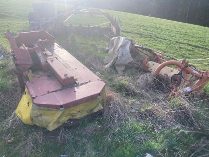 Bild 6:Futterschieber, Mähwerk, Silosäcke, Ferguson 135