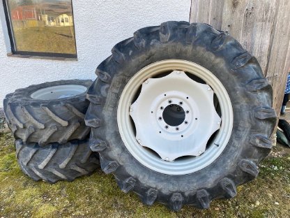 Komplettreifen Pirelli 520/70R38, 480/70R24