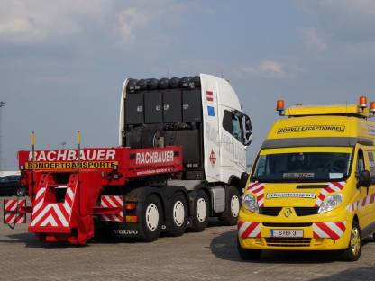 Bild 2:Zuverlässiger Schwer- & Spezialtransport europaweit