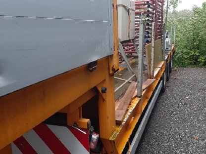 Bild 4:Sattelanhänger Tieflader Hangler