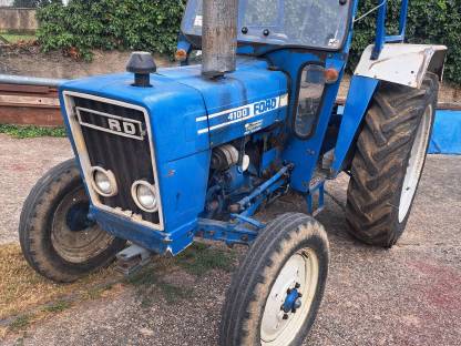 Traktor Ford 4100