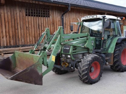 Fendt 309C mit Accessoires