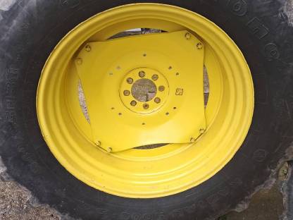 John Deere Felgen 540/65 R38 und 480/65 R24