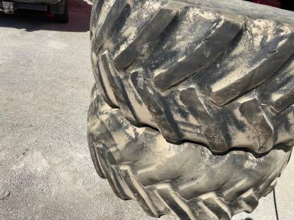 2 Stk. Goodyear 600/70/30 700/70R30