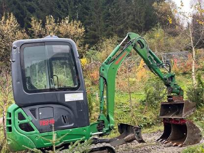 Bild 2:Minibagger Takeuchi TB216