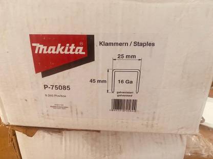 Makita Klammergerät