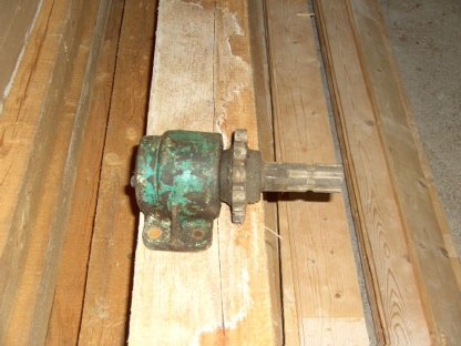 Bild 2:Ladewagenteile Steyr Hamster Type 804.02