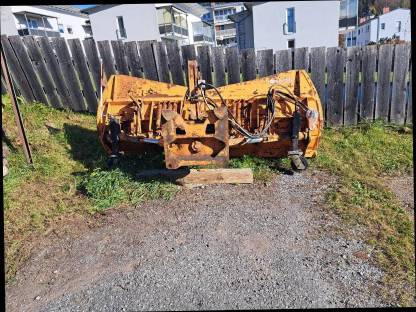 Bild 2:Steyr 9083 mit Frontlader