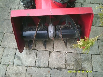 Bild 3:Toro Schneefräse mit E-Starter