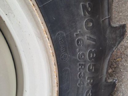 Bild 2:Reifen Räder Kompletträder New Holland 5000 TL oder Case JXU