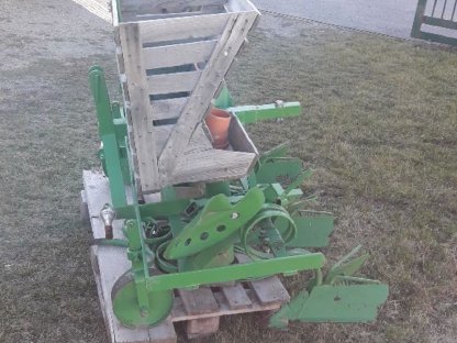 Bild 2:Kartoffelleger - Vielfachgerät Feldherr