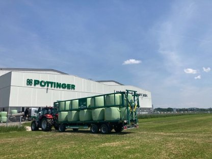 Bild 4:Ballenlogistik mit Oehler Ballenhänger