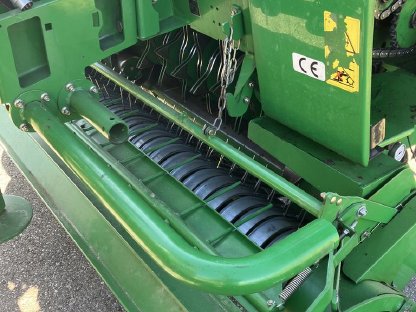 Bild 7:John Deere 854 Premium XCut Rundballenpresse