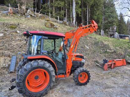 Bild 5:Kubota L4240 mit Original Frontlader