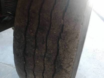 14/80 r20 bzw 365/80 r20 Reifen mit 10 Loch Felge