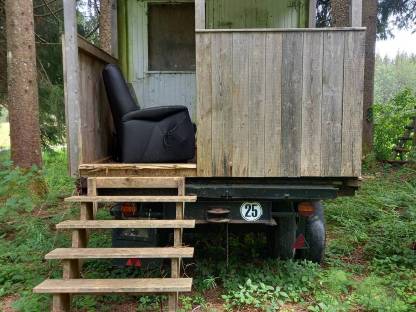 Bild 2:Ballenwagen Container Bauwagen