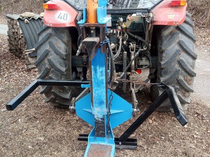 Bild 3:Holzspalter mit Stammheber